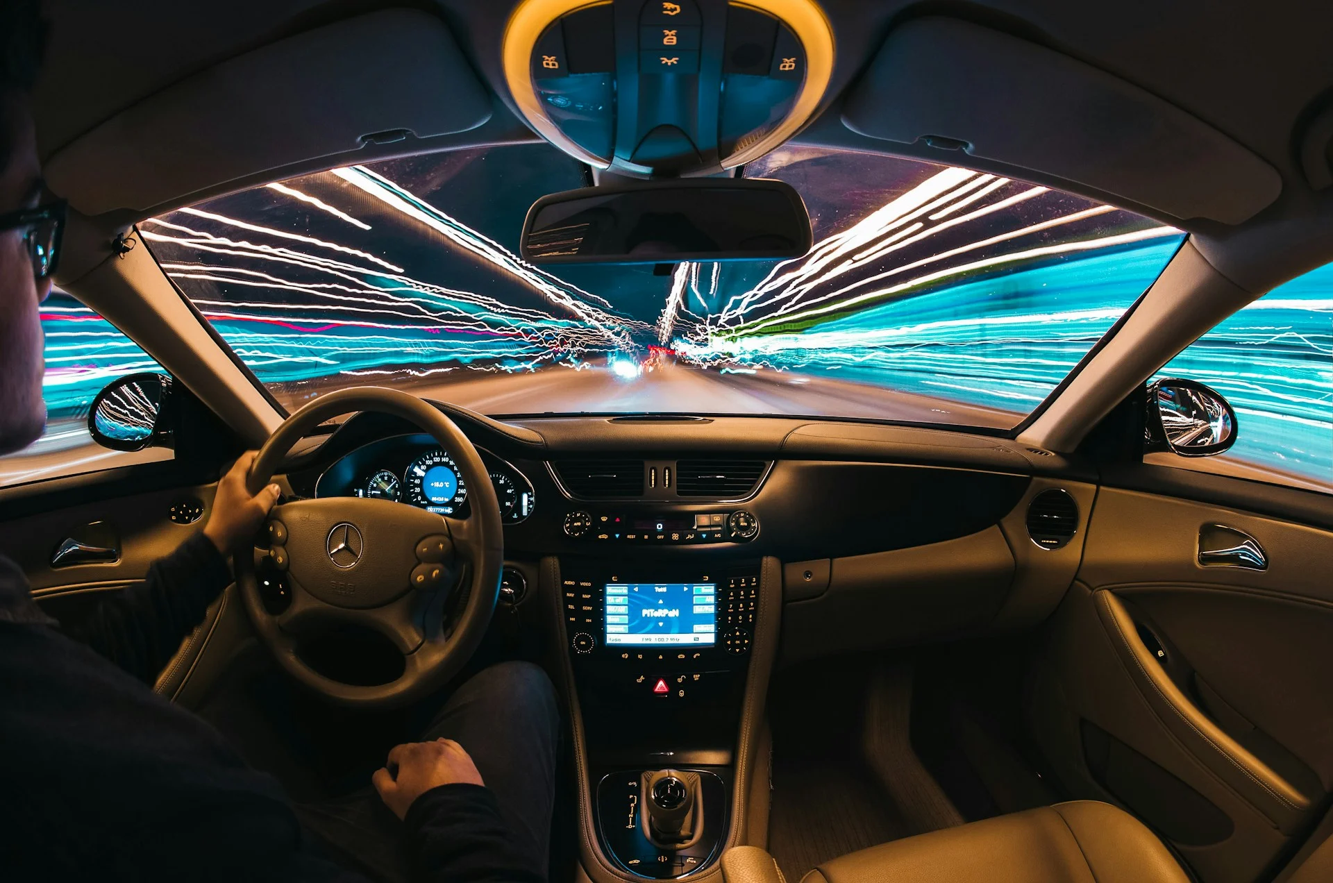 Interior Mercedes Benz driving